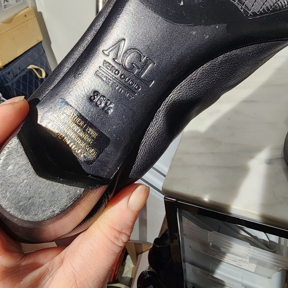 Final Sale - AGL Black Leather w/Patent Toe Capped Ballet Flats w/Pleated Ruffle - Picture 3 of 9